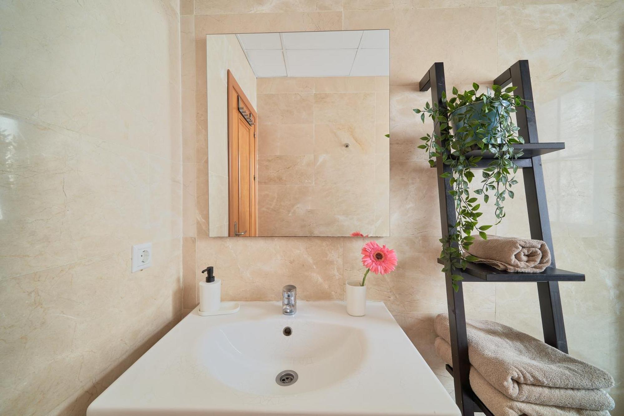 Apartamento En El Centro, Tranquilo Y Luminoso Málaga Eksteriør bilde